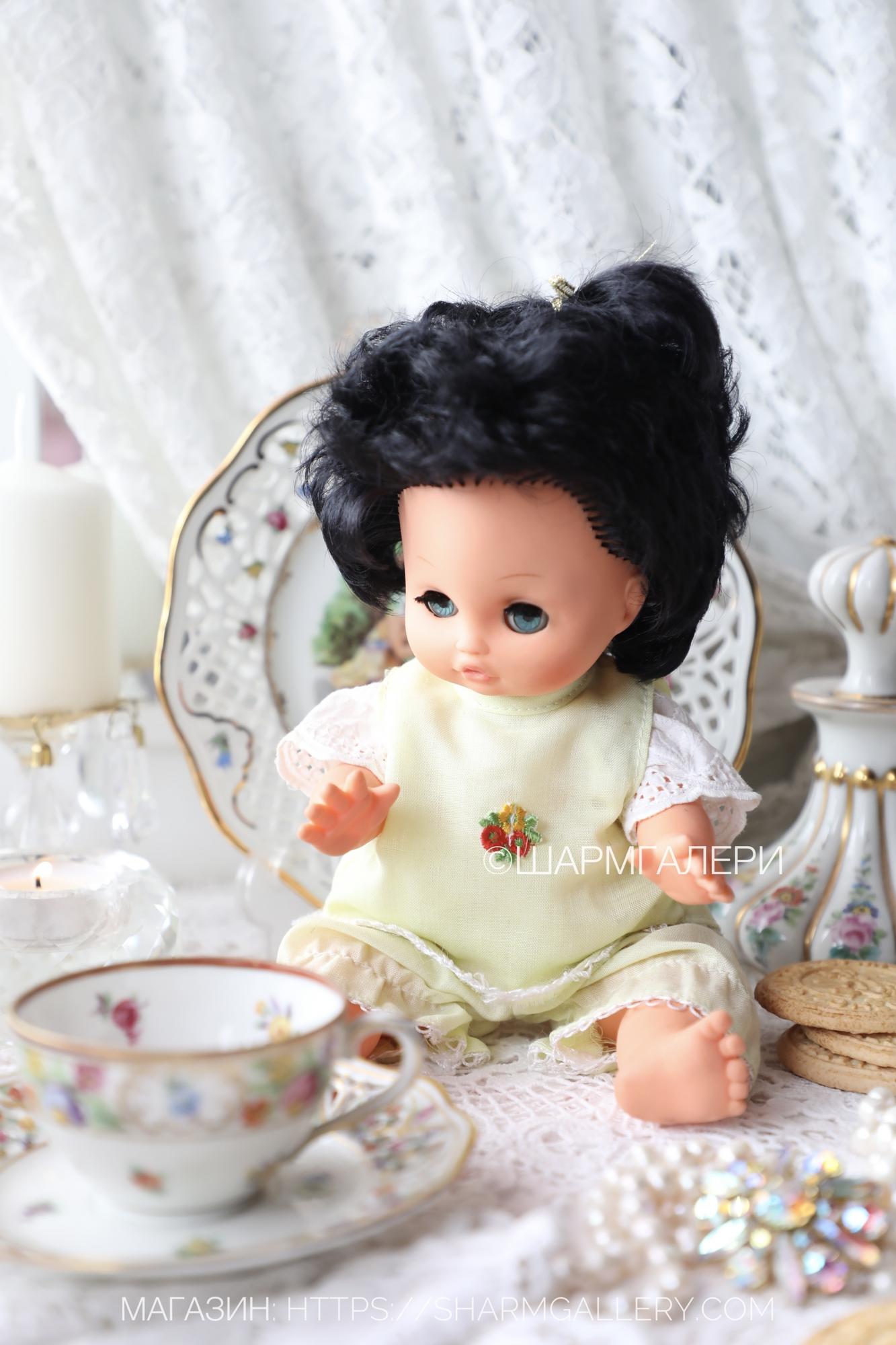 Редкая кукла брюнетка в родной одежде 26см., ГДР 1970гг.