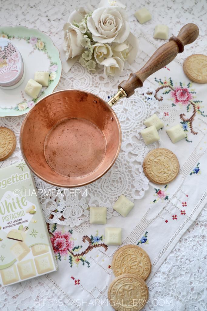 Медный ковш с  деревянной ручкой. Медь, Франция