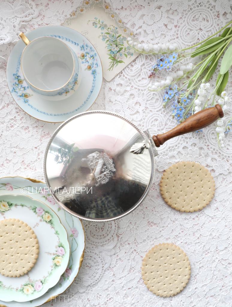 «Батлер» старинный молчаливый дворецкий Silent butler. Прибор для сметания крошек со стола, серебрение, silverplate. Англия