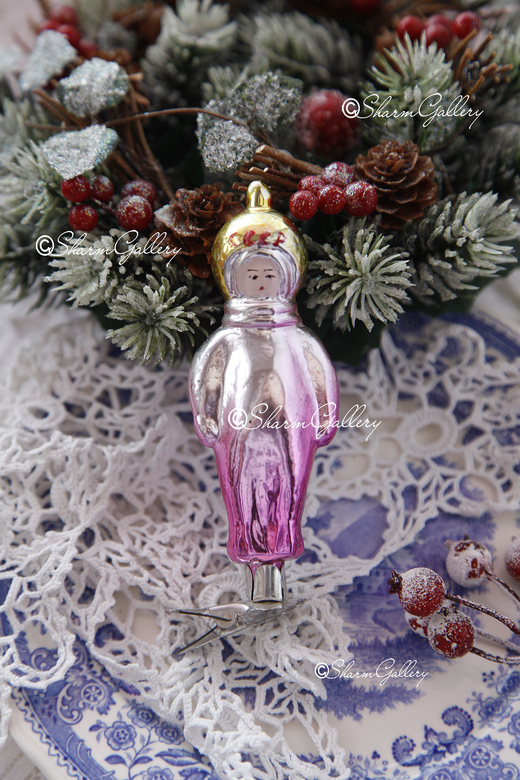 Космонавт №8. Елочная игрушка, стекло на прищепке, СССР.