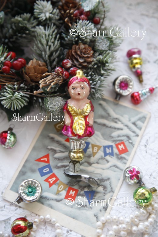 Земляничка (из сказки Чипполино) Елочная игрушка на прищепке, СССР.