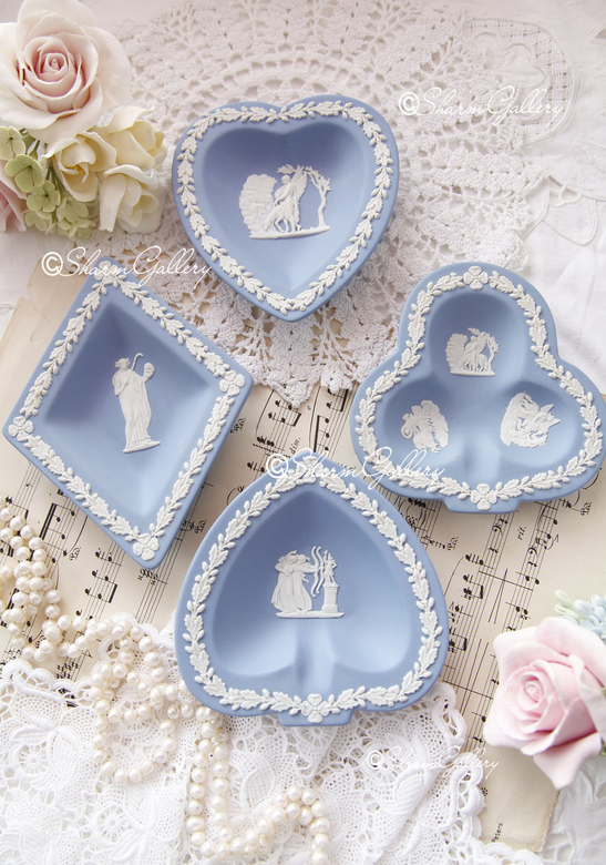 Набор тарелочек "Карточные масти". Англия, голубой фарфор Wedgwood.