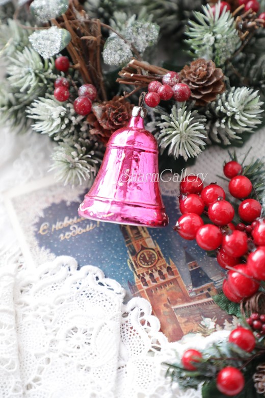 Колокольчик ярко - розовый, звенит! №8. Елочная игрушка, стекло, СССР.