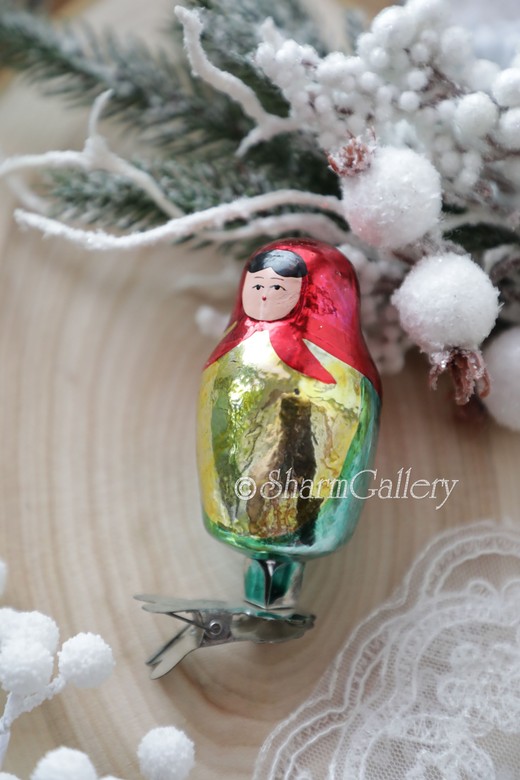 Матрешка. №14. Елочная игрушка, стекло на прищепке. СССР.