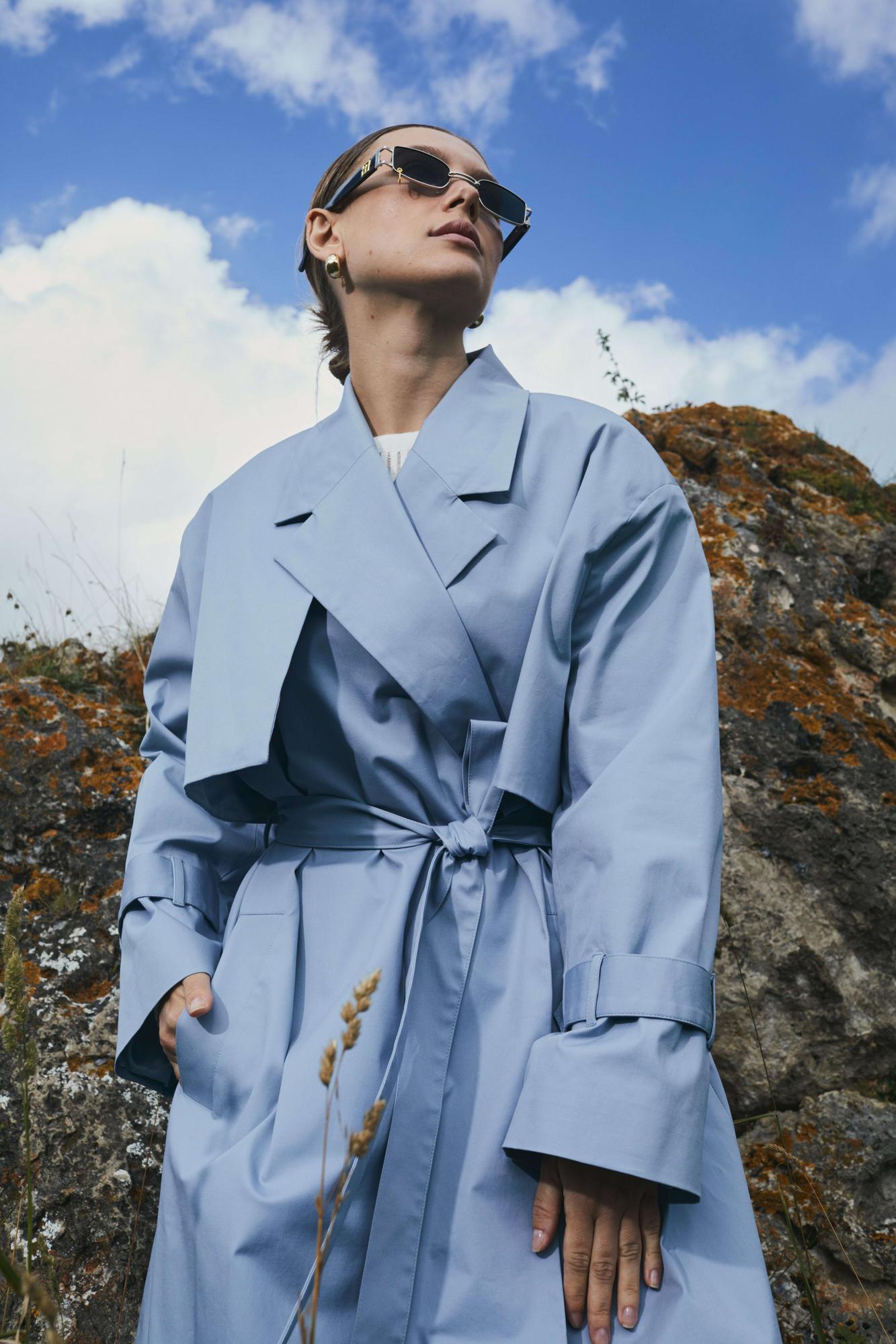 Тренч небесно-голубой
