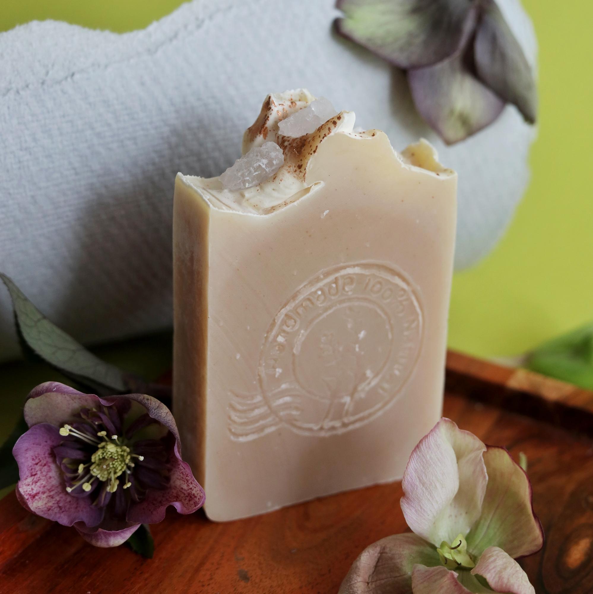 Натуральное мыло по мотивам духов "Черный перец/Амбра"