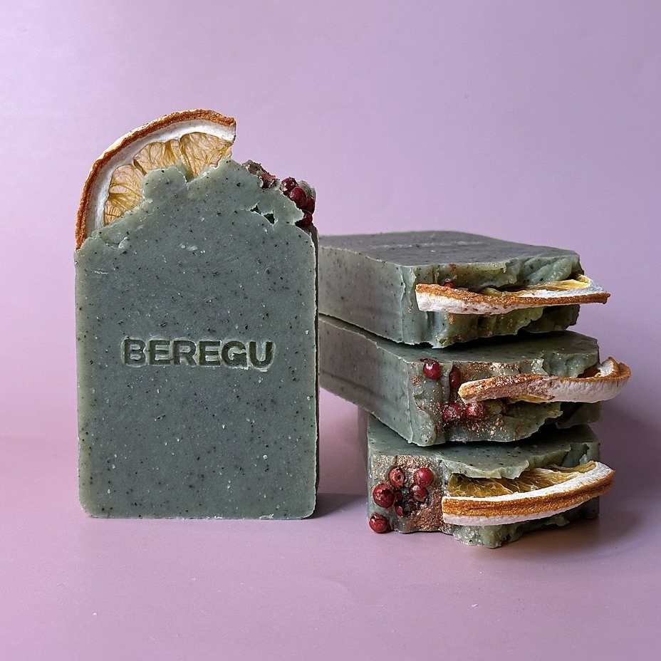 Натуральное мыло-скраб "Мандарин и пихта"