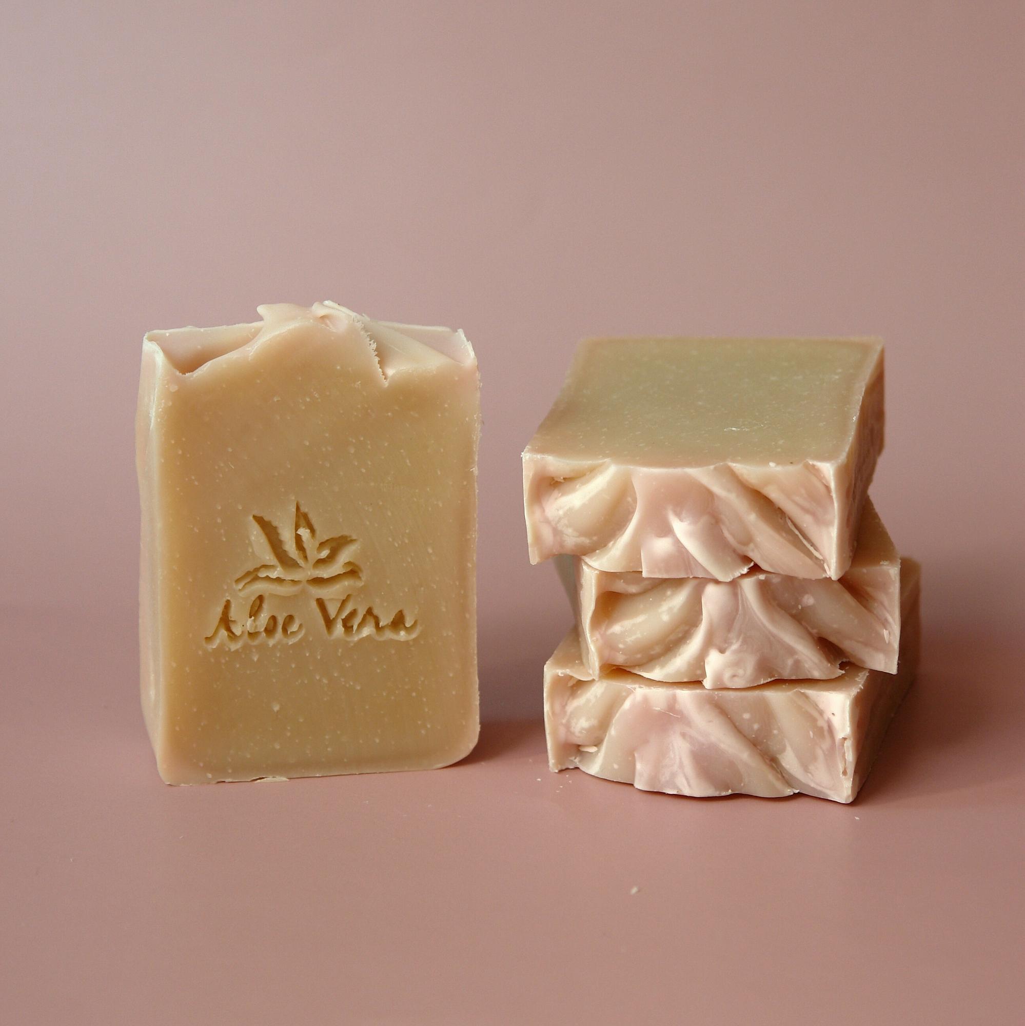 Натуральное гиппоаллергенное мыло "На мякоти и соке Алое"