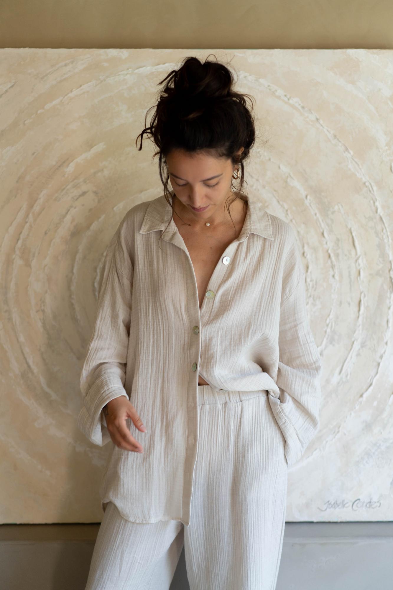 Рубашка с перламутровыми пуговицами, бежевая