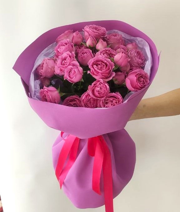 Букет пионовидных роз