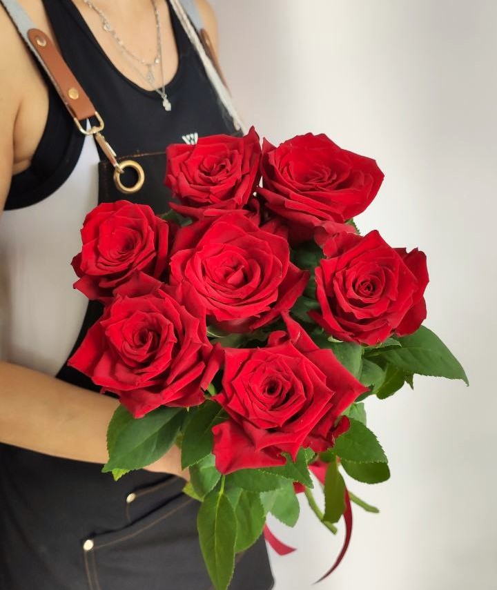 Букет из 7 красных роз