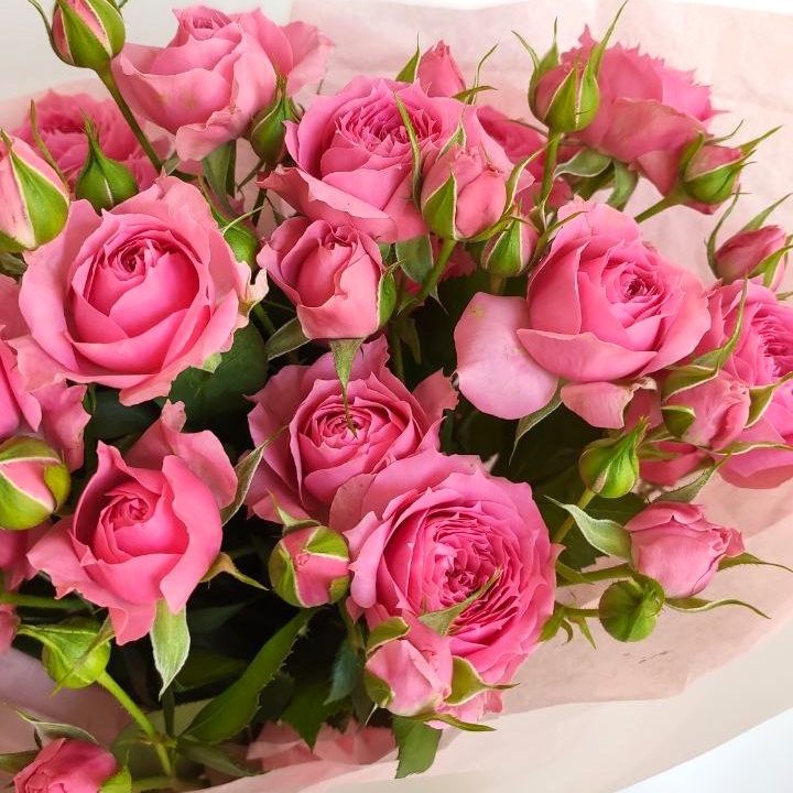 Букет кустовых роз