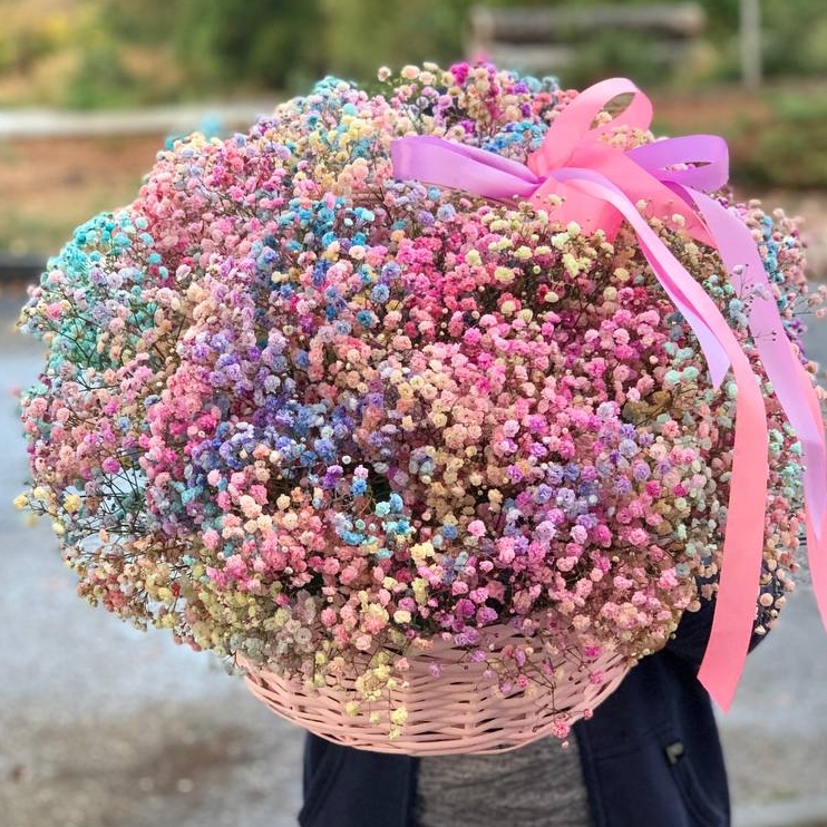 Большая корзина с гипсофилой