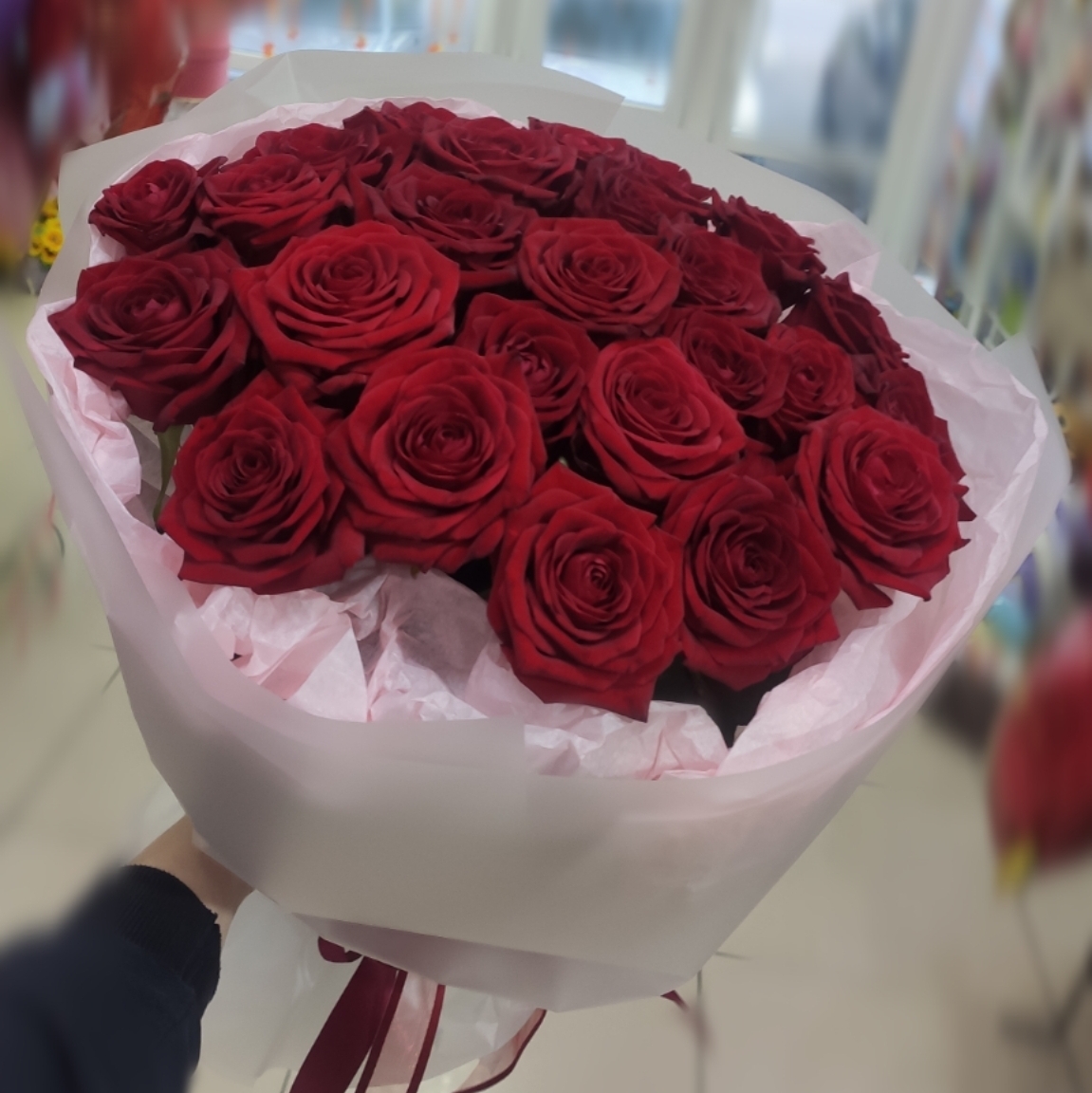 Букет из 25 красных роз