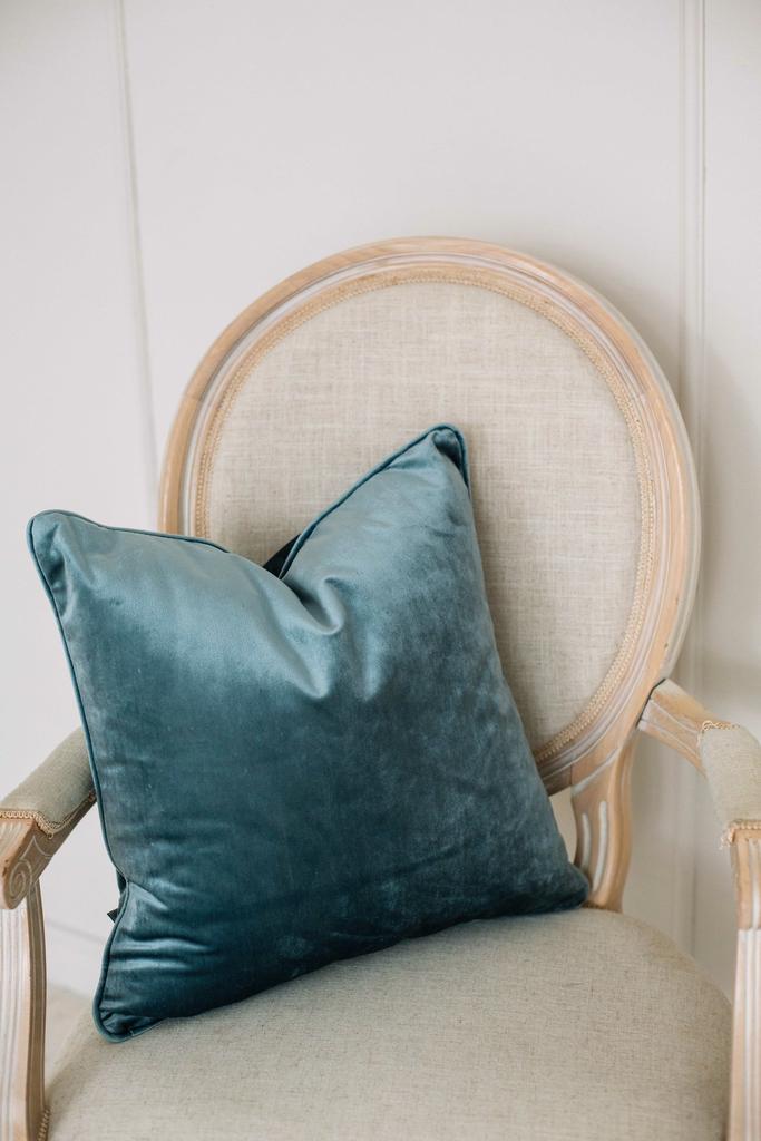 Подушка декоративная "Happy" с кантом, цвет голубой