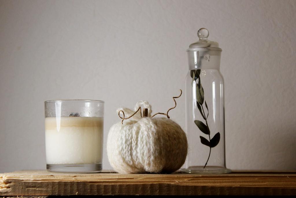 Искусственная тыква для домашнего декора