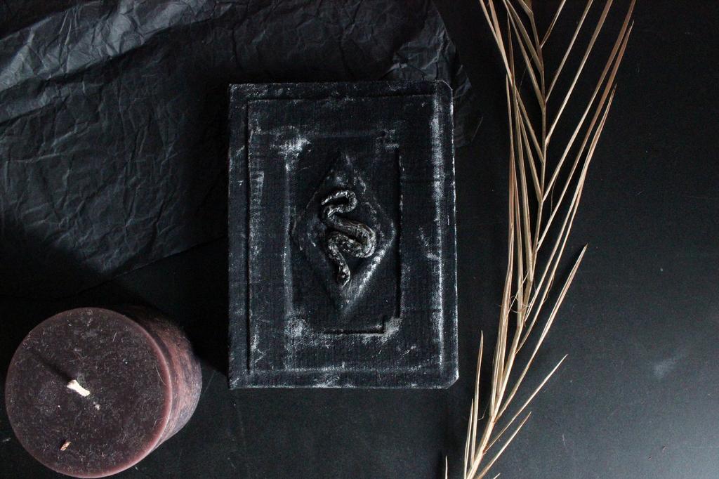 Блокнот ручной работы с барельефом