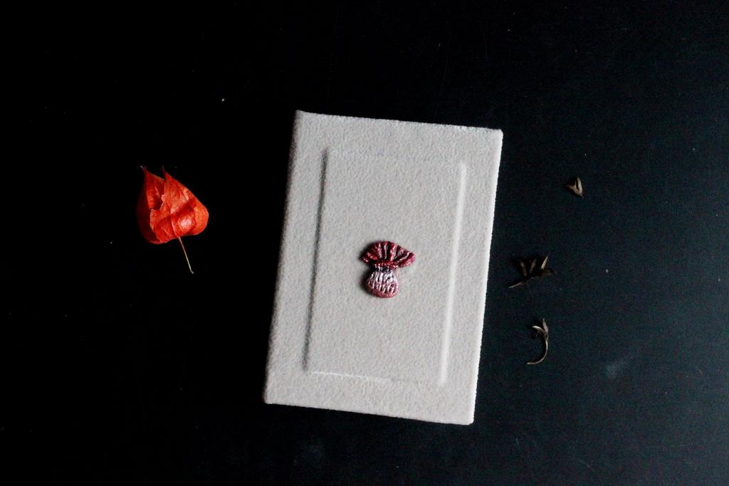 Блокнот ручной работы с барельефом «Чертополох»