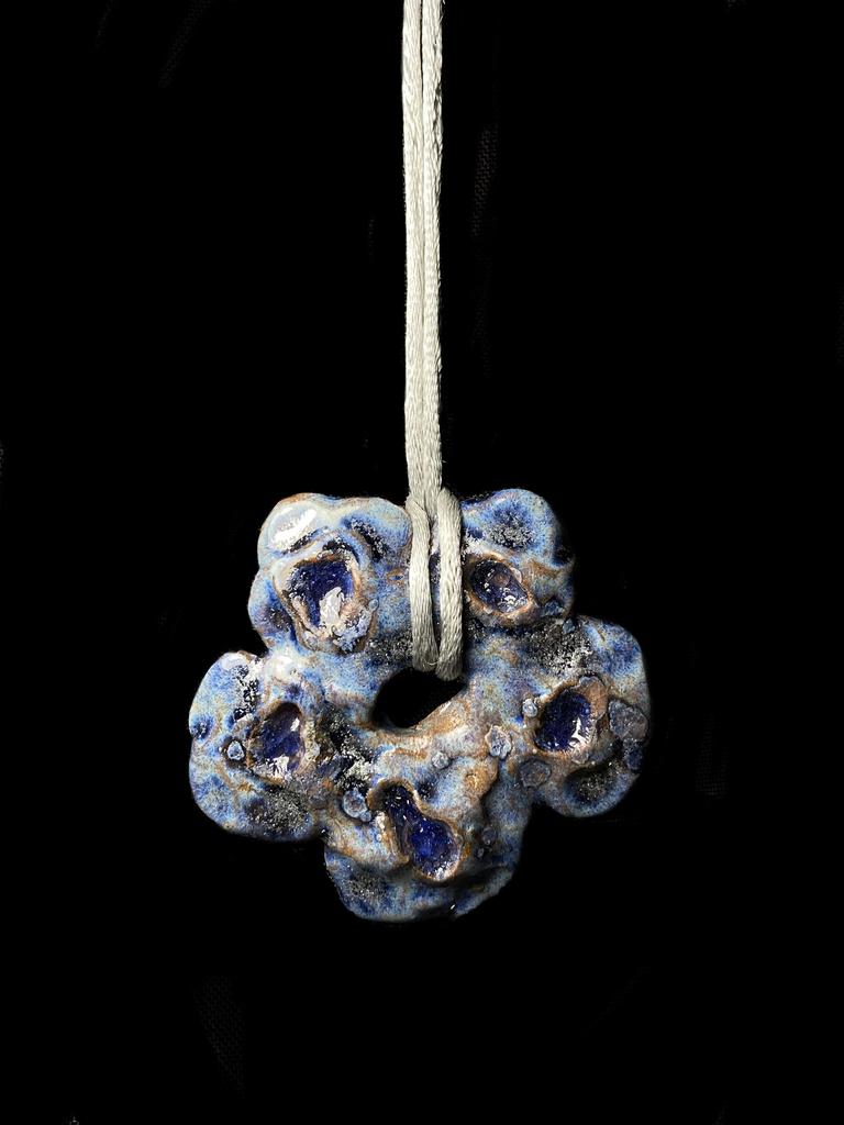 Керамическая подвеска