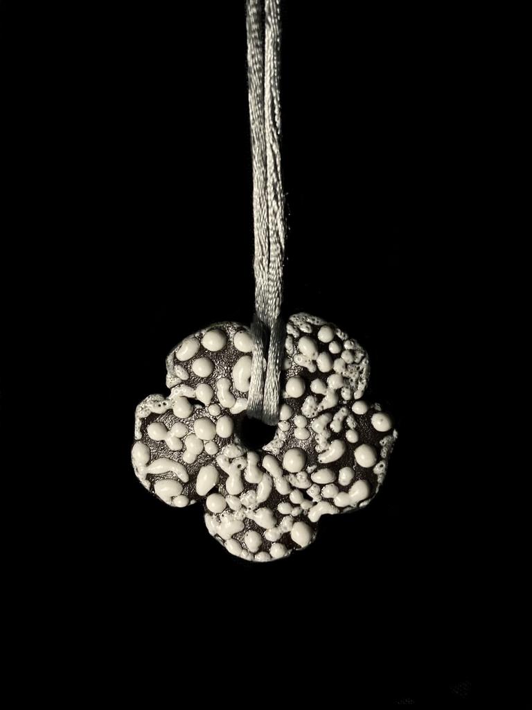 Керамическая подвеска