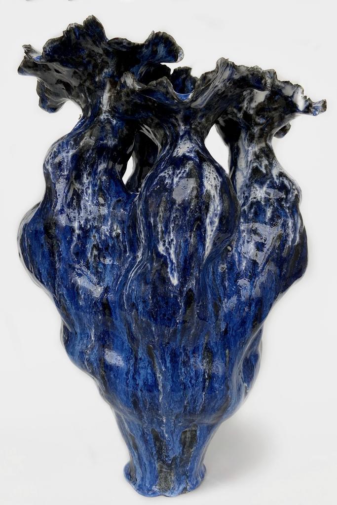 Ваза из серии "fluctuations"