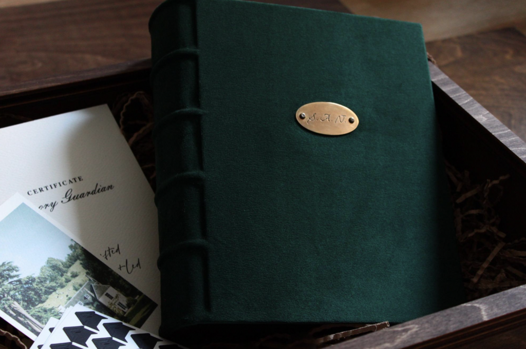 Бархатный фотоальбом Hever Emerald