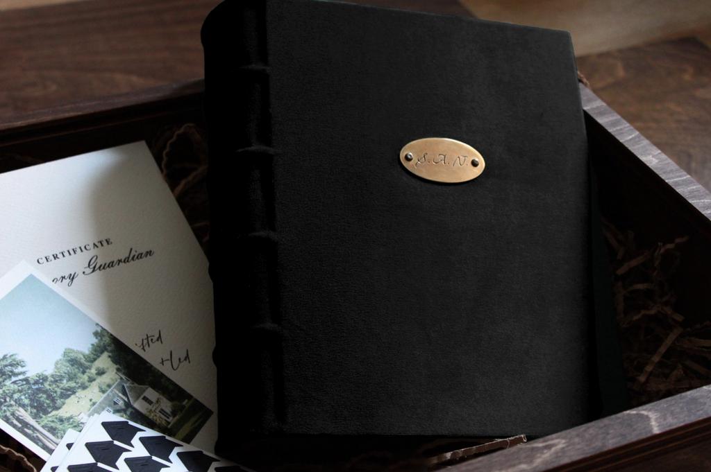 Бархатный фотоальбом Hever Black