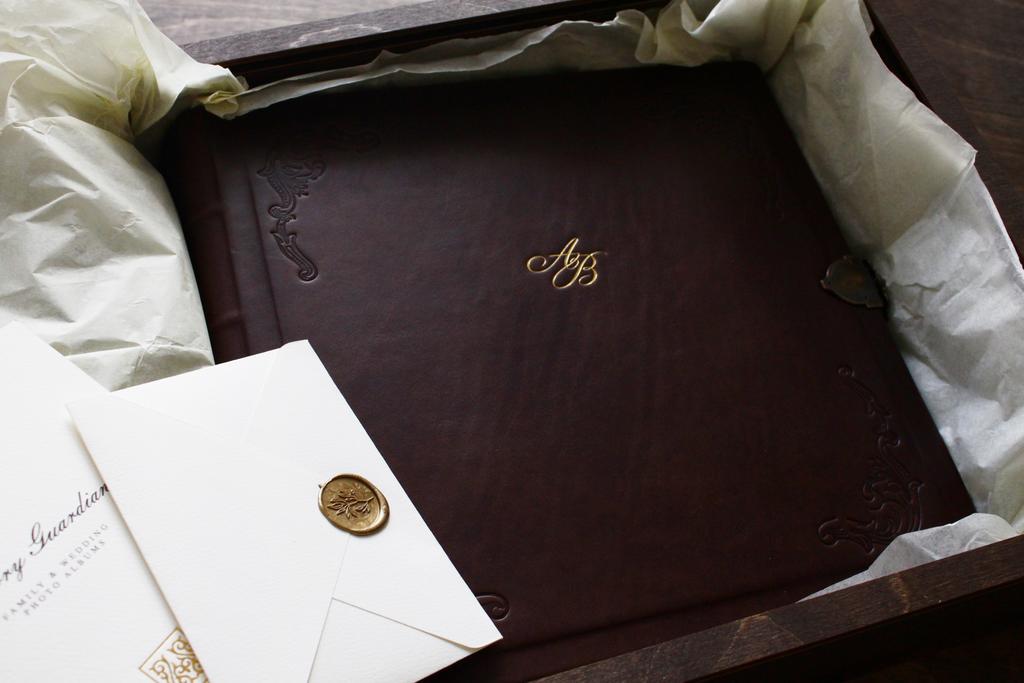 Большой кожаный фотоальбом VINСENNES с застежкой