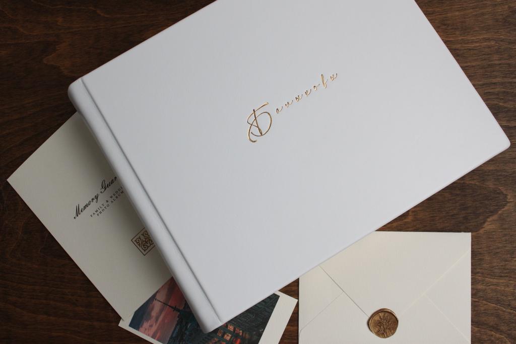 Кожаный свадебный фотоальбом SINCERE