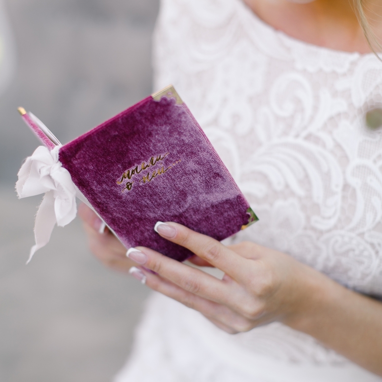 КНИЖЕЧКИ ДЛЯ КЛЯТВ  БАРХАТНЫЕ (ЛЮБОЙ ЦВЕТ БАРХАТА)