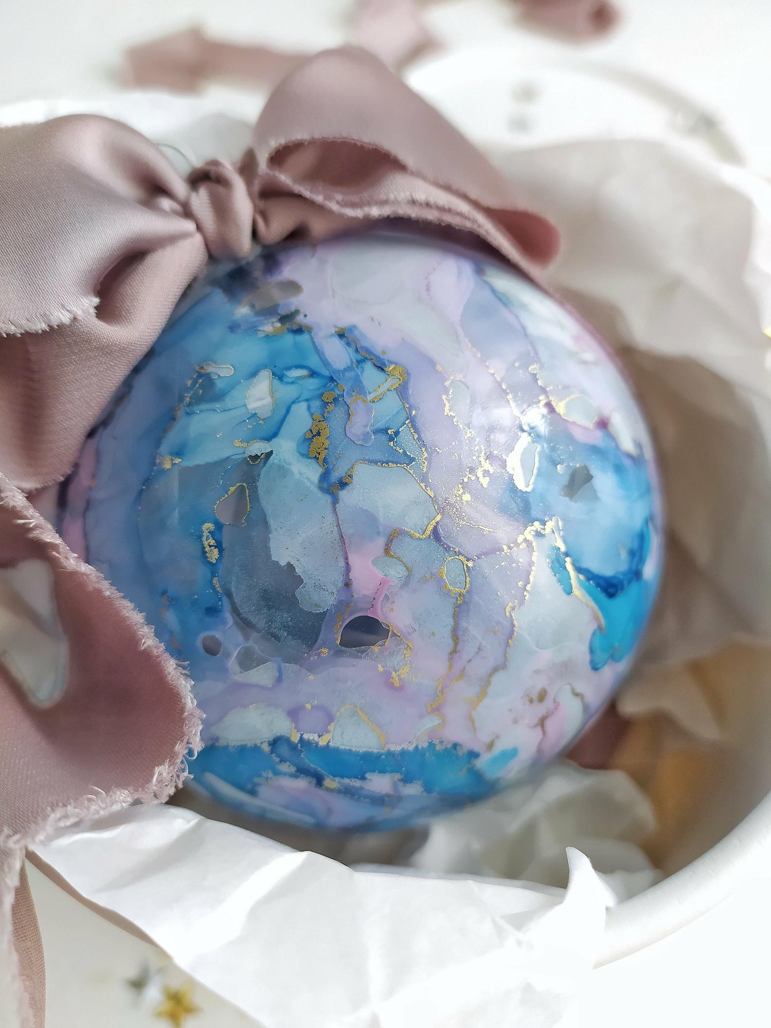 НОВОГОДНЯЯ ИГРУШКА НА ЕЛКУ РУЧНОЙ РАБОТЫ, ШАР "СЕРЕНИТИ"