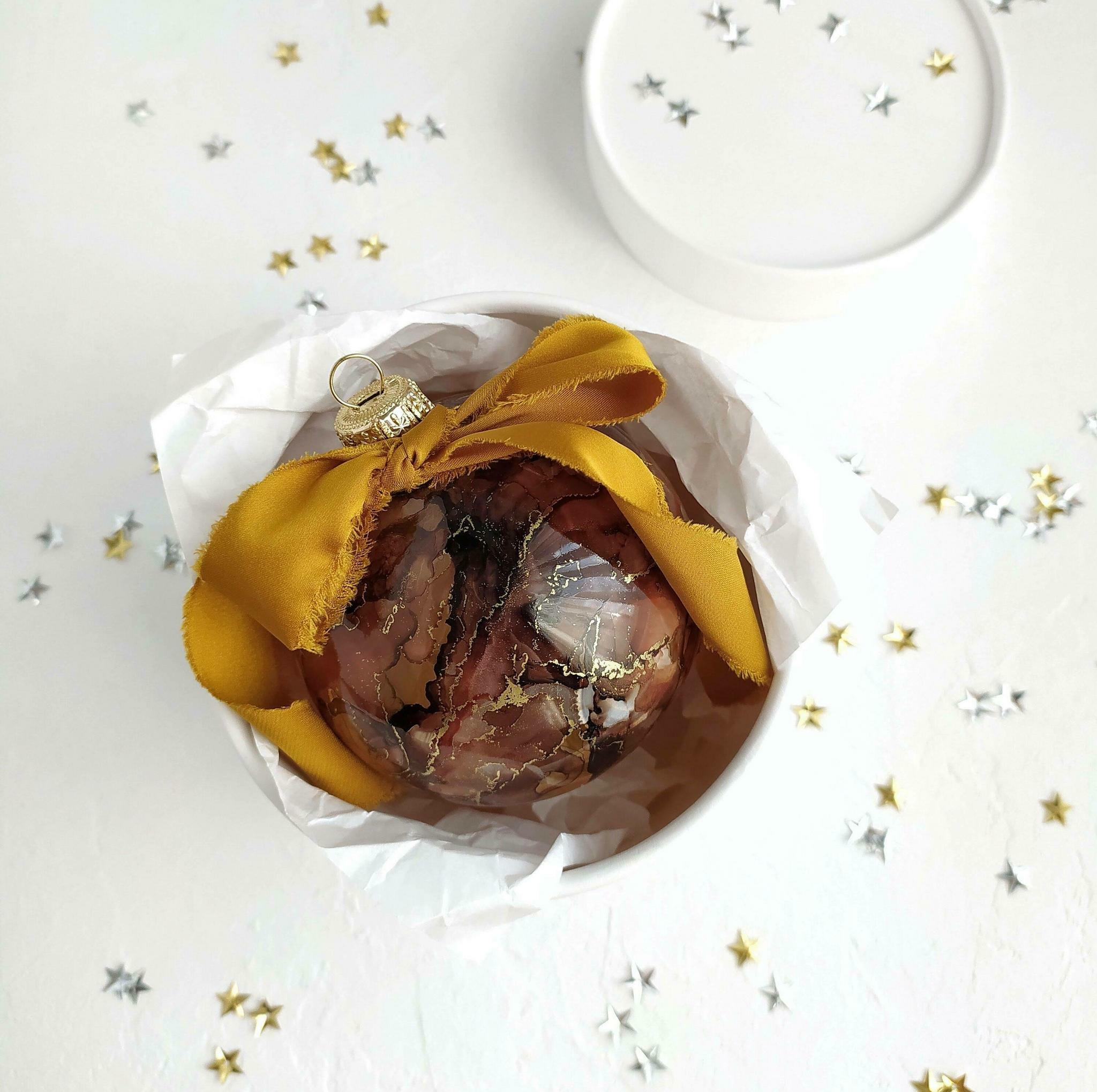 НОВОГОДНЯЯ ИГРУШКА НА ЕЛКУ РУЧНОЙ РАБОТЫ, ШАР "СЕРДОЛИК"