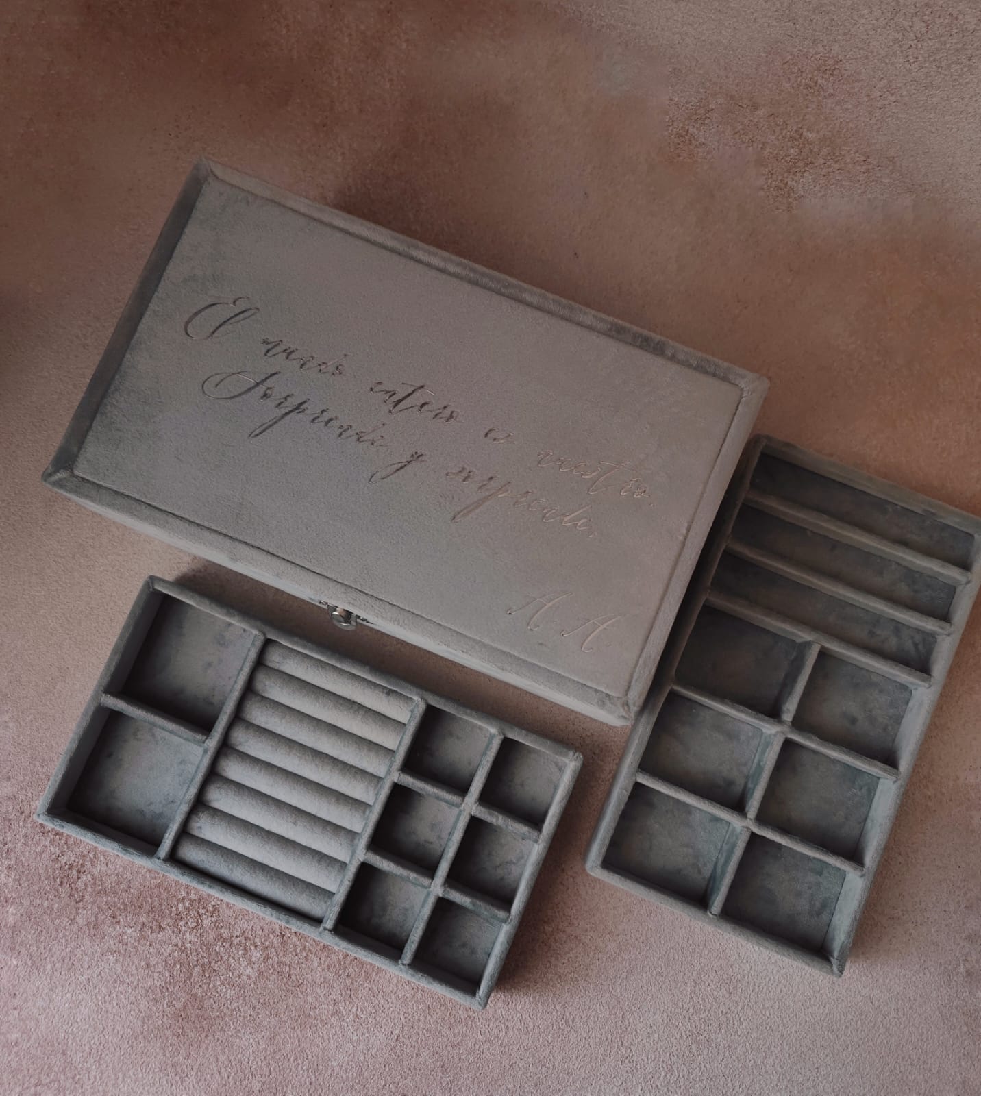 ШКАТУЛКА ДЛЯ УКРАШЕНИЙ ДВУХЪЯРУСНАЯ (ЛЮБОЙ ЦВЕТ БАРХАТА)