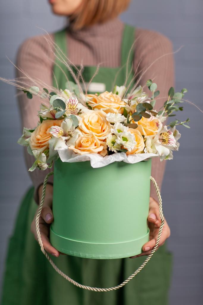 Арт. 34 Композиция с кремовыми розами