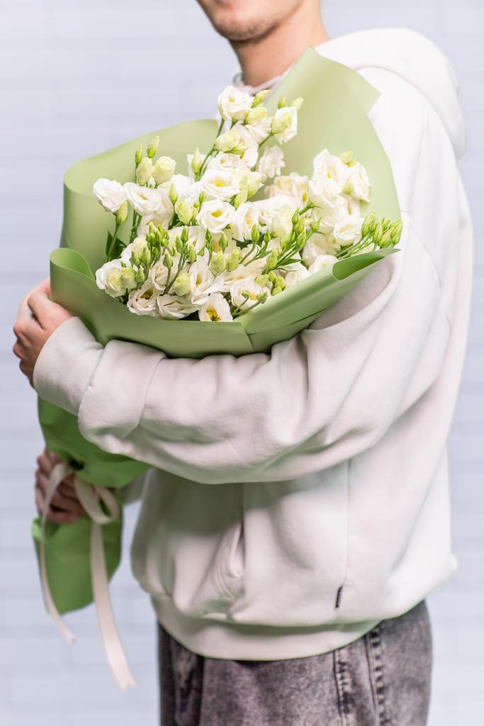 Арт. 2 Монобукет с белой эустомой