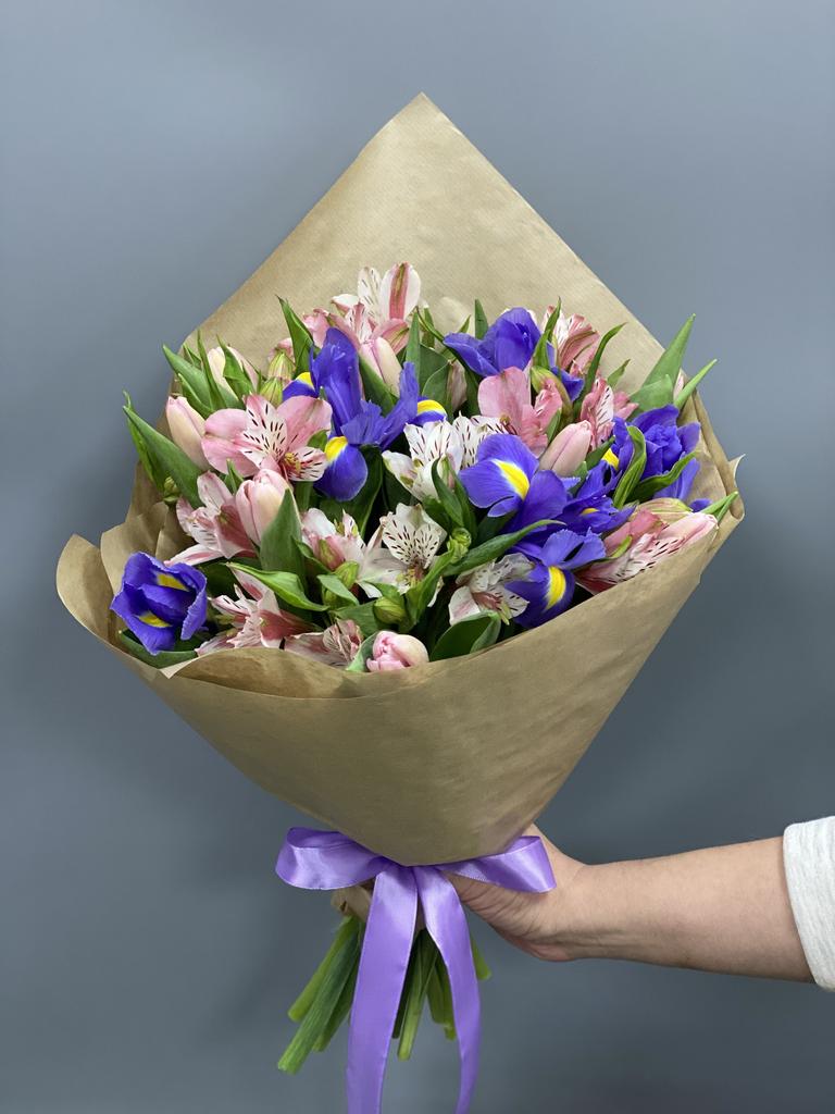 Арт. 102 Весенний букет в крафт упаковке