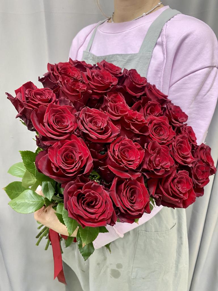 Арт. 141 Монобукет из 25 эквадорских бордовых роз