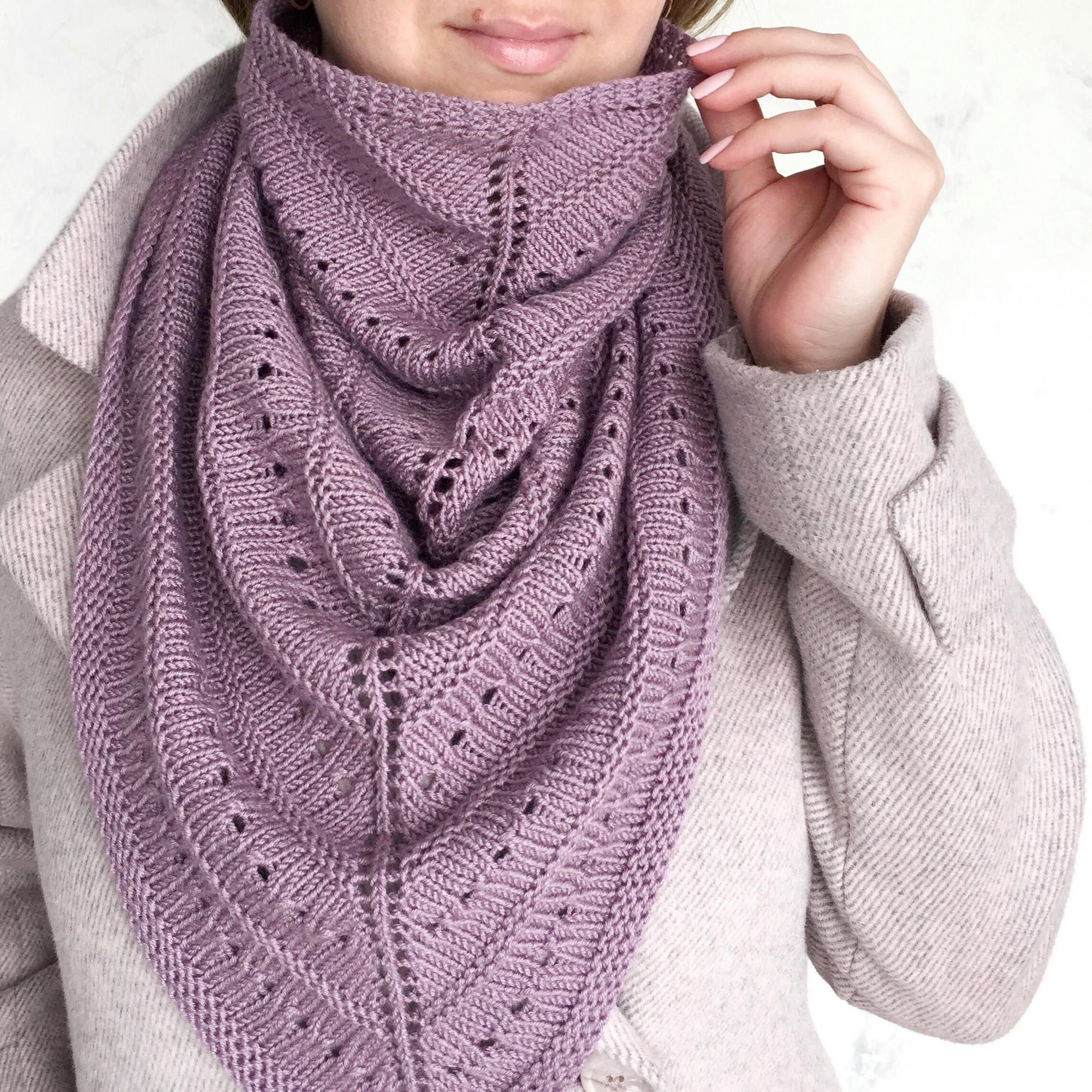 ажурный бактус спицами