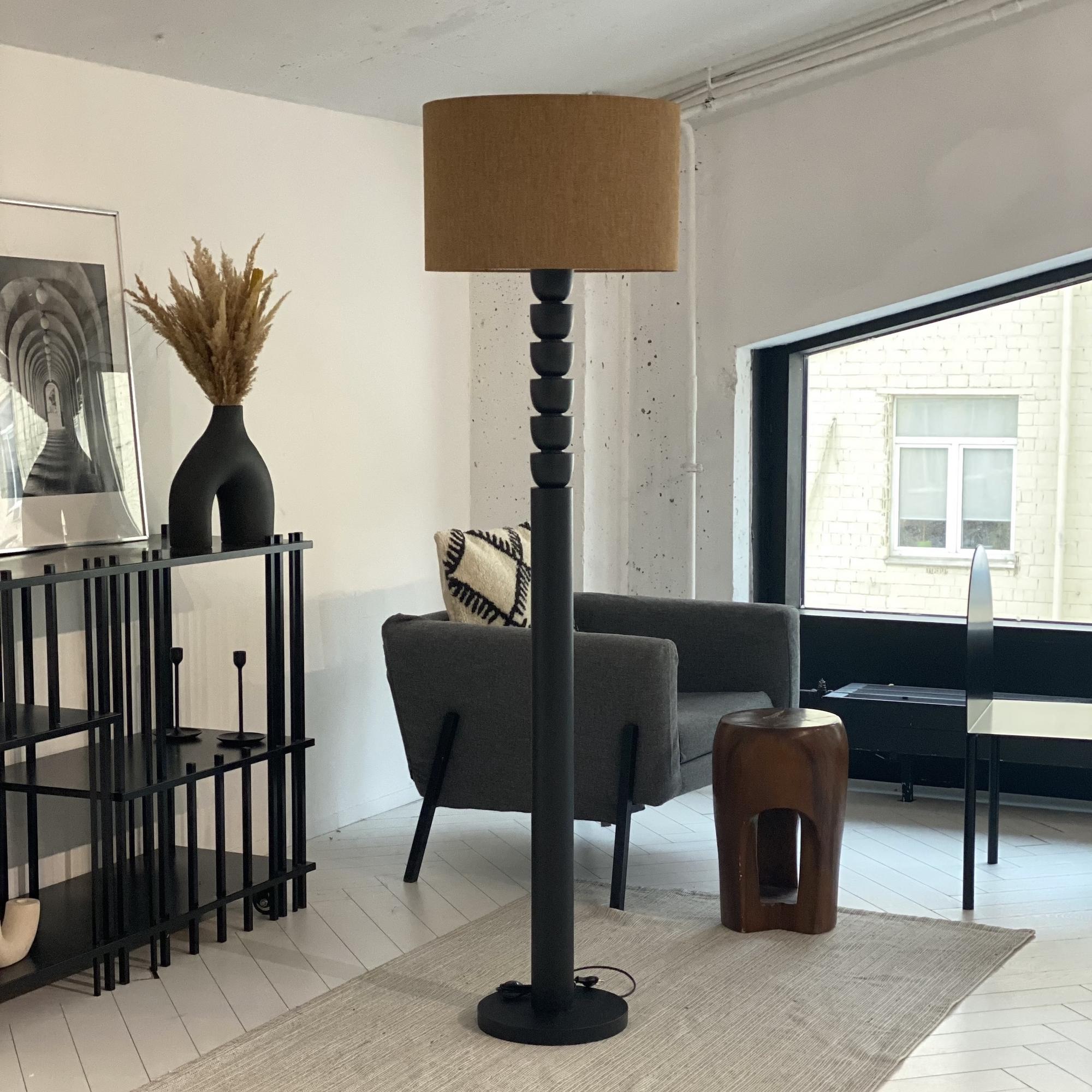 НАПОЛЬНЫЙ СВЕТИЛЬНИК DLT 004