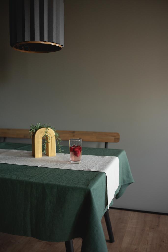 Скатерть из стираного льна