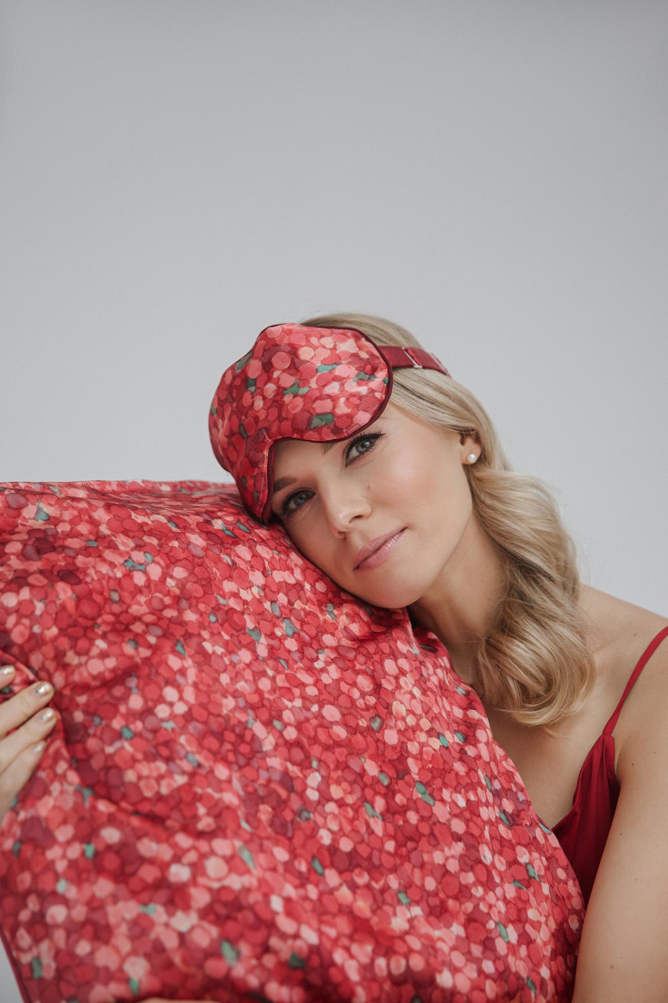 Шелковая наволочка — Ягоды