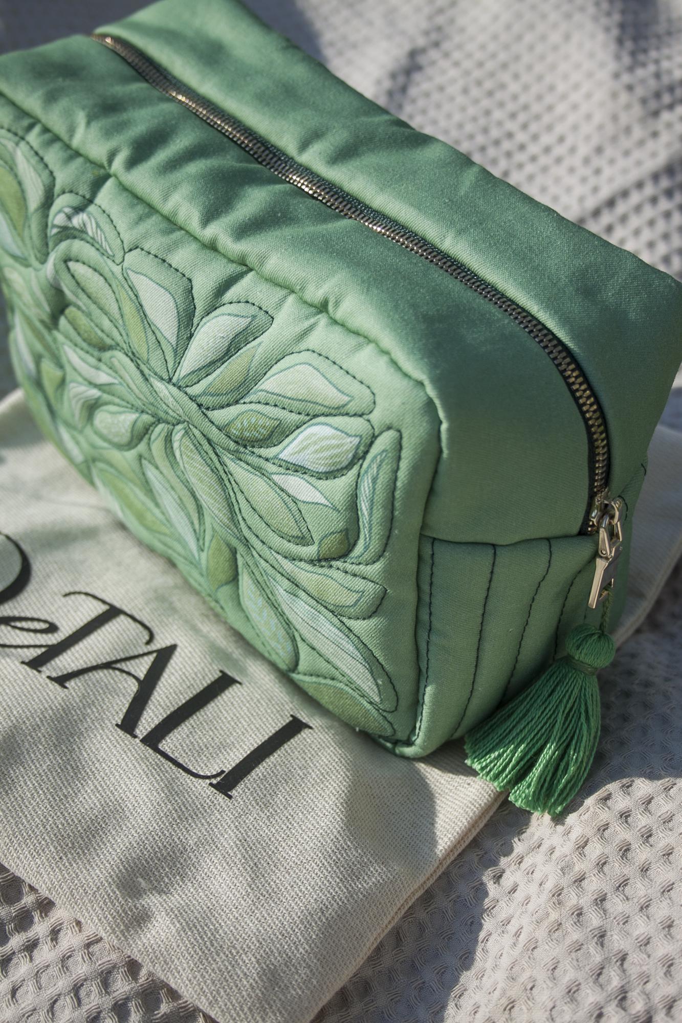 Косметичка ЛИСТЬЯ