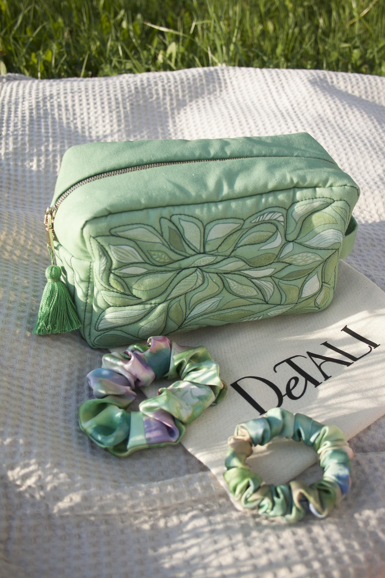 Косметичка ЛИСТЬЯ