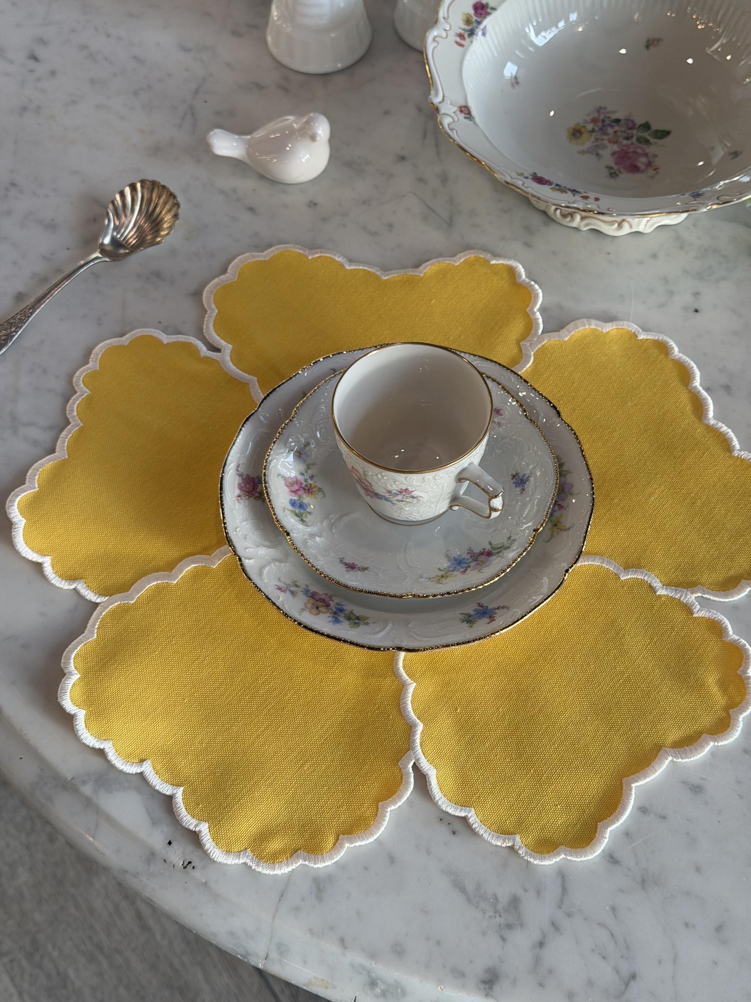 Плейсмат цветочек, желто-оранжевый