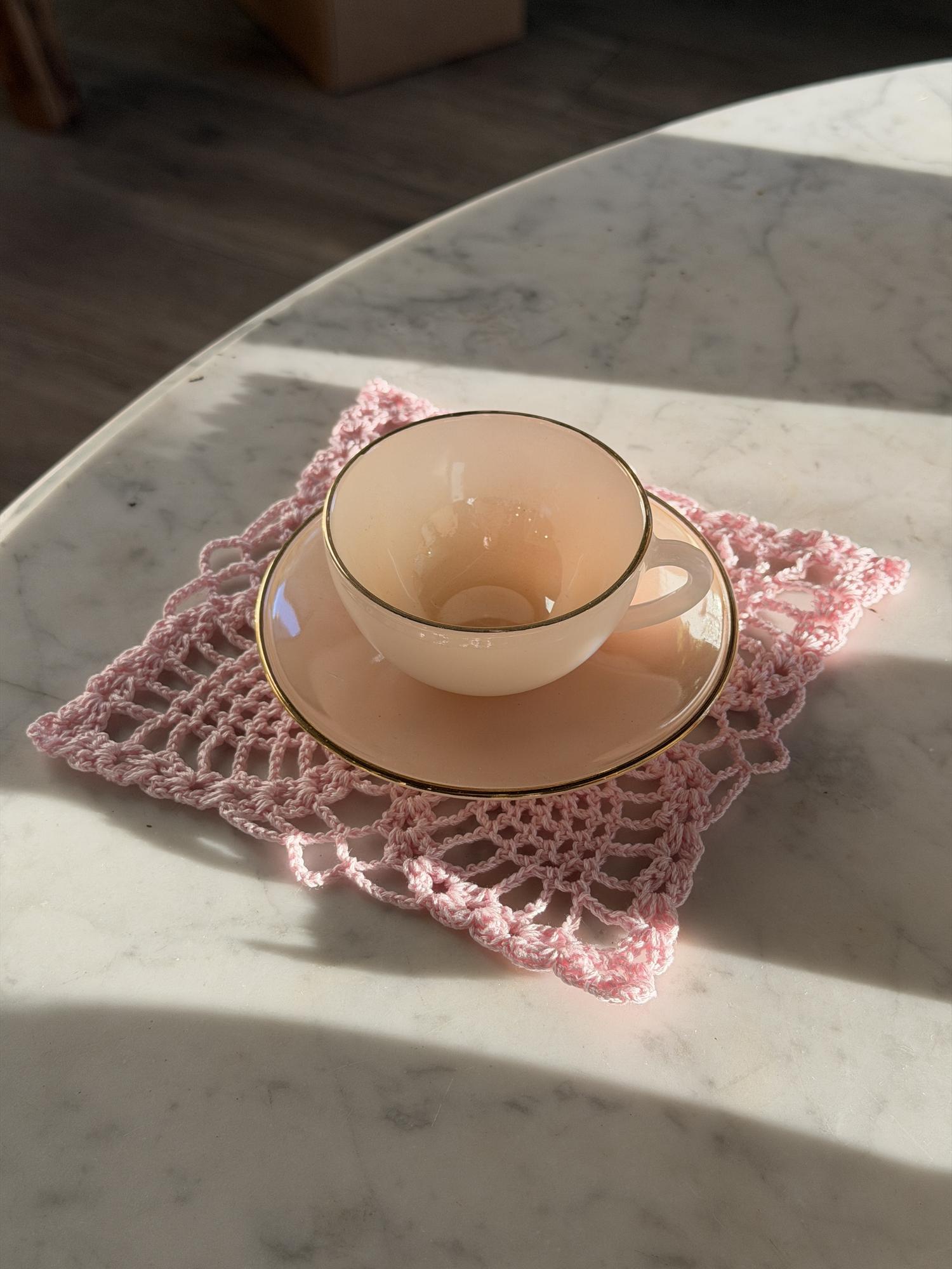 Костер вязаный «Бабочка», нежно-розовый