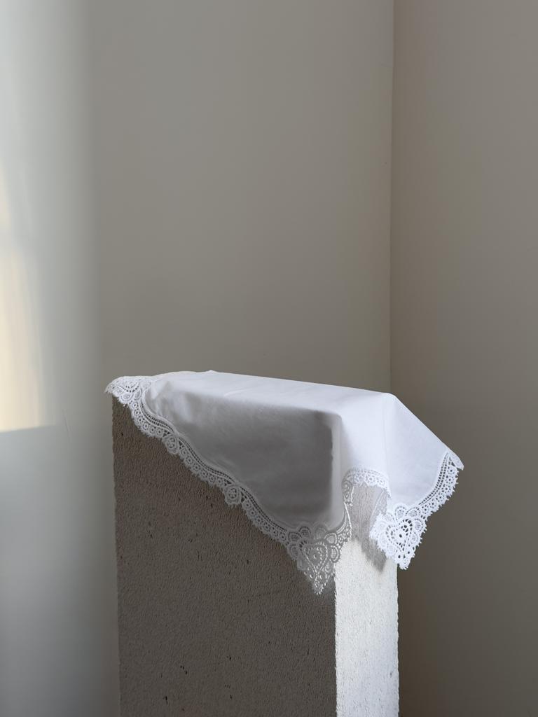 Костер с кружевными уголками