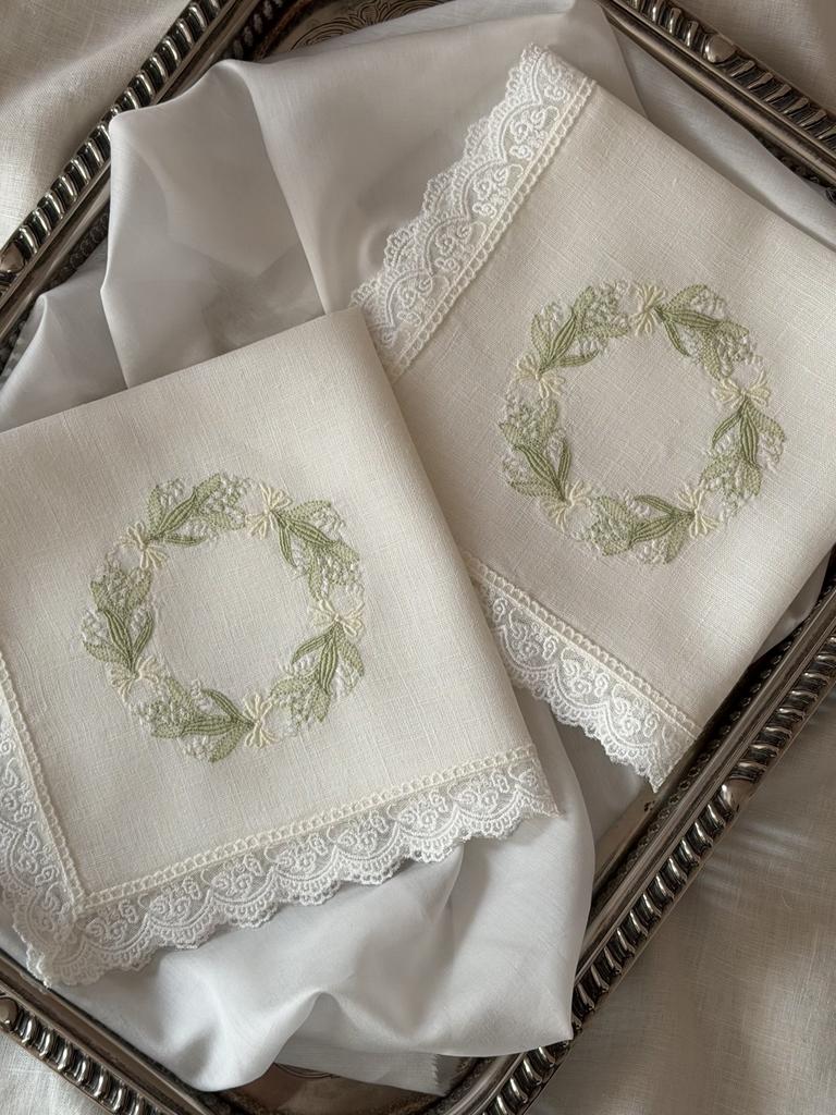 Салфетка с ландышами