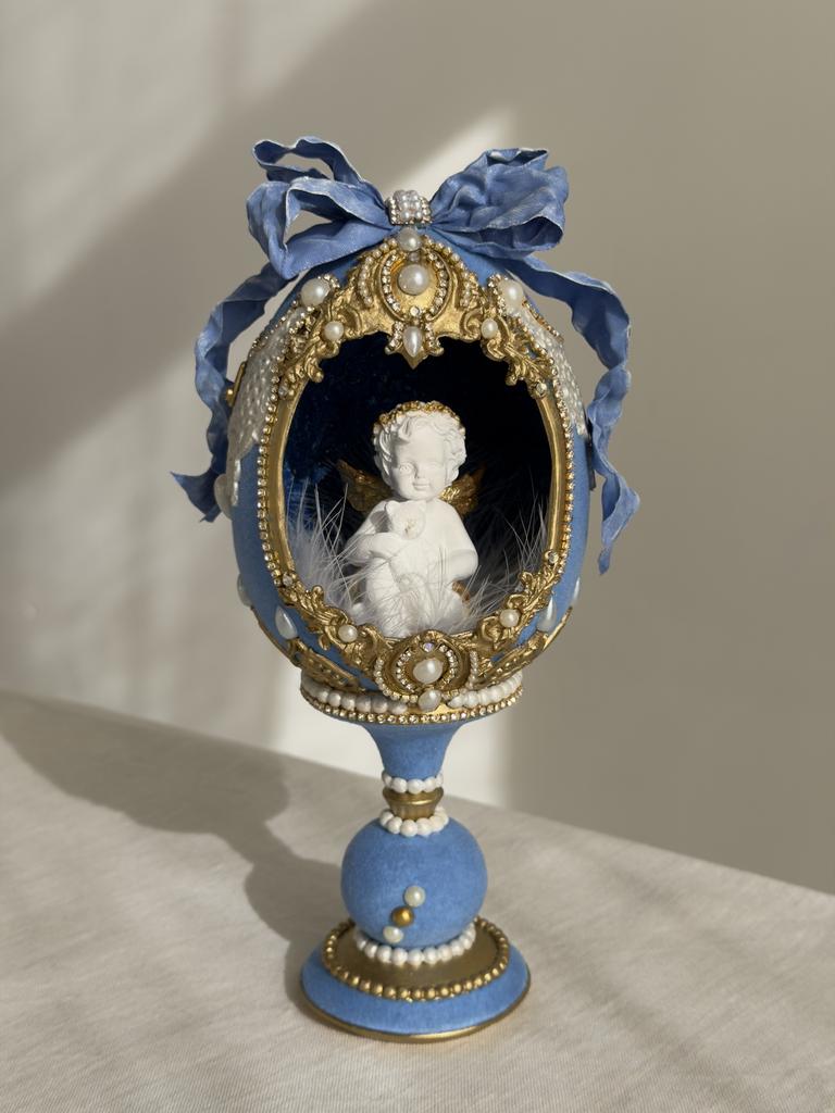 Яйцо большое с ангелом, голубое