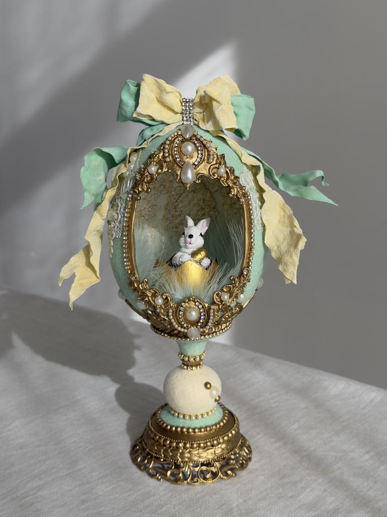 Яйцо большое с кроликом, мятное