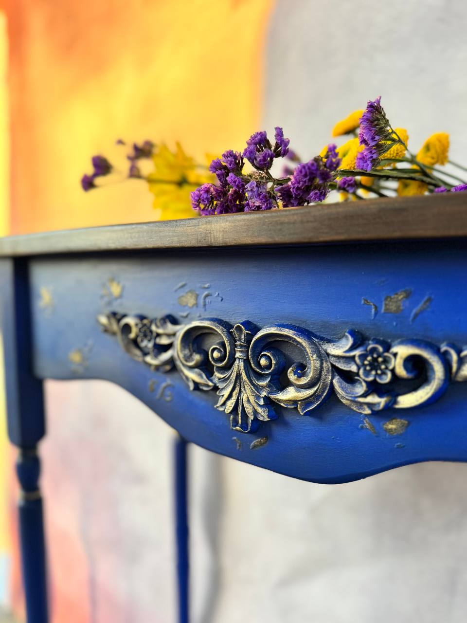 Botanical Moon & Floral Motif table